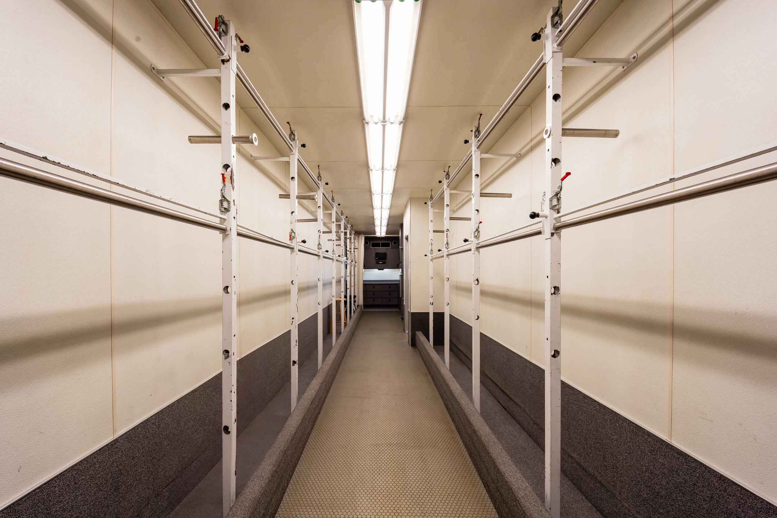 45ft Semi Wardrobe Interior 7