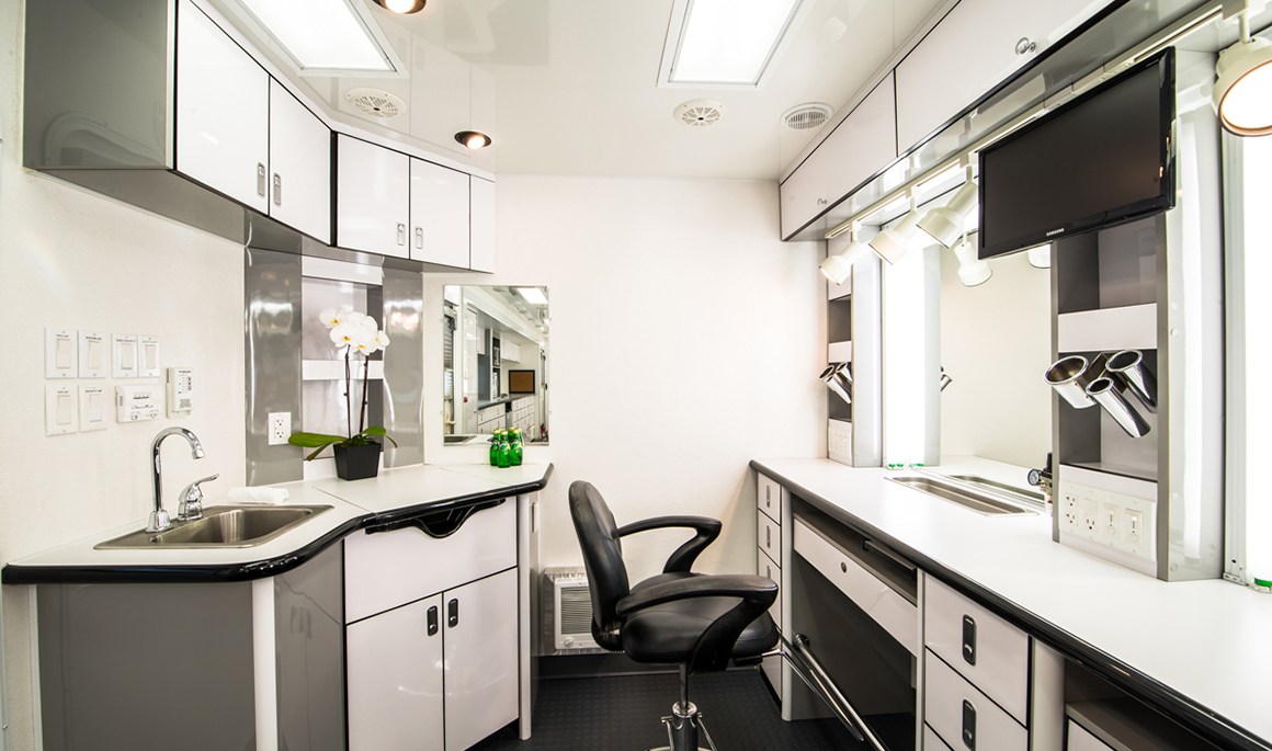 Verde Makeup Trailer Interior 3