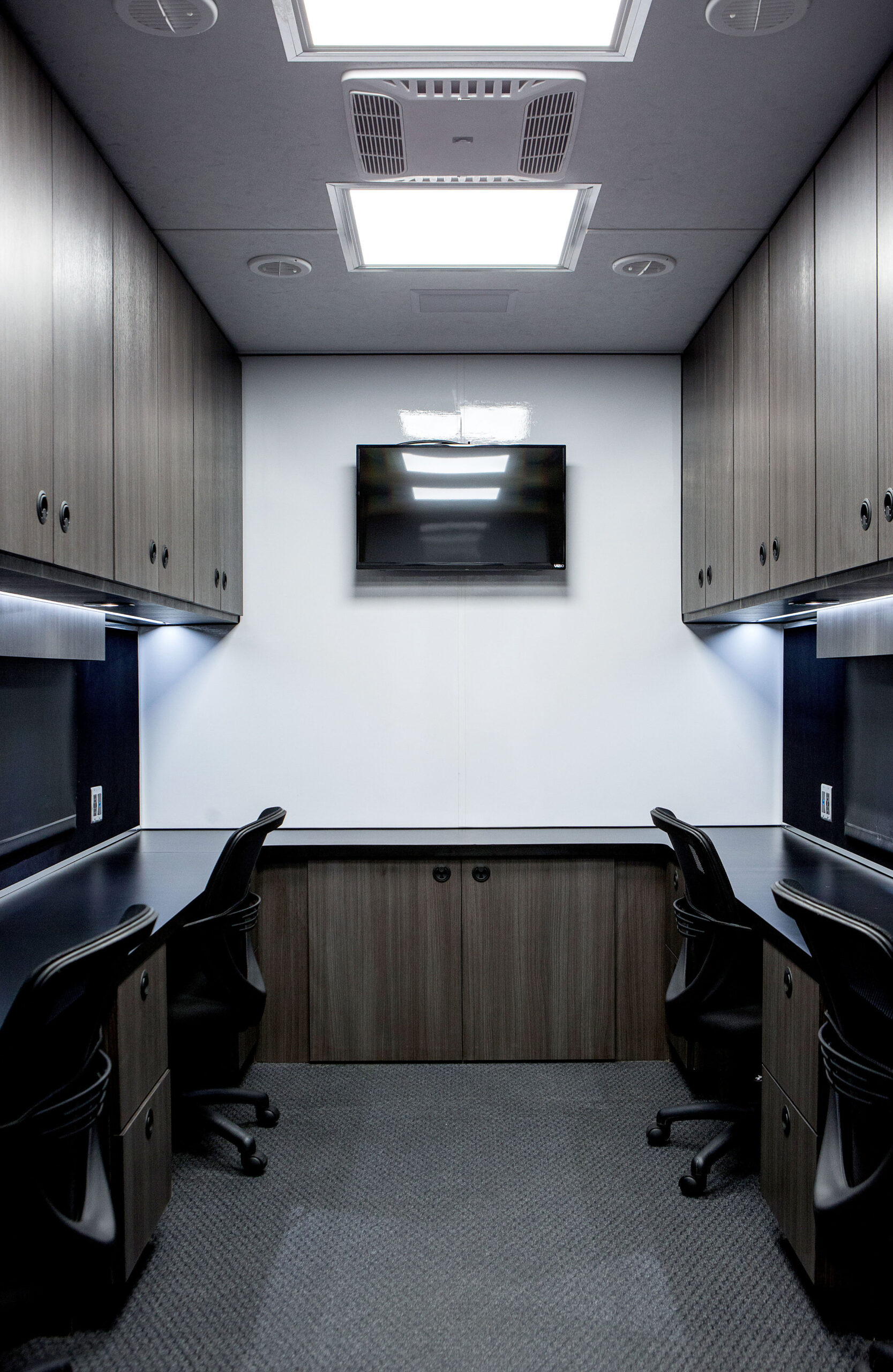 38ft Executive Production Office Interior 3