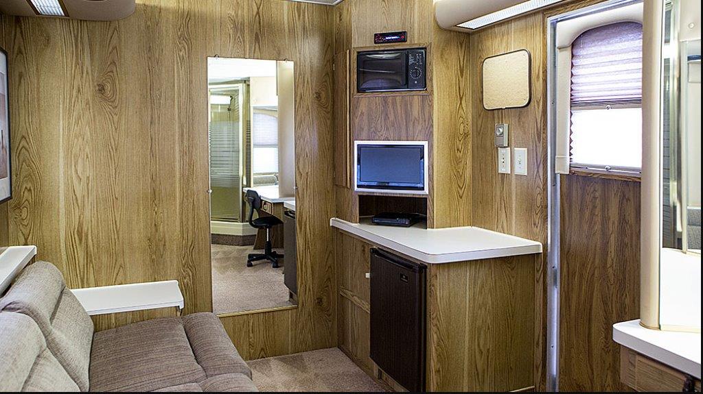 38ft 2 Room Cast Trailer Interior 5