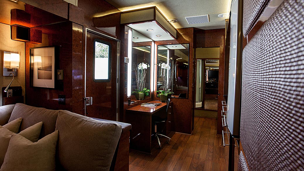 Stella 33ft Celebrity Trailer Interior 3