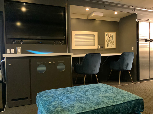 Solo 40ft Celebrity Moho Interior 7